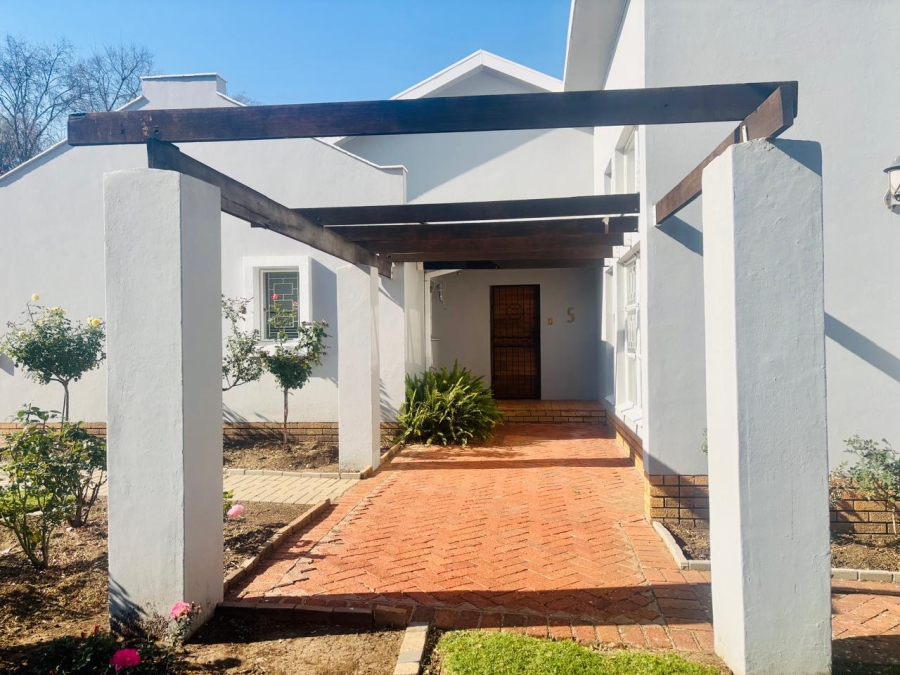 4 Bedroom Property for Sale in Heuwelsig Free State